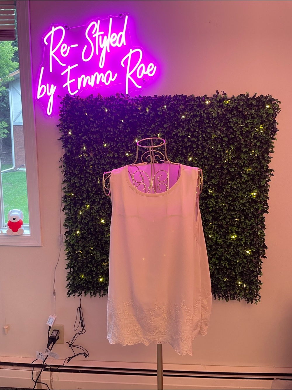 🪶Doe & Rae cream/tan Lace-Hem Tank